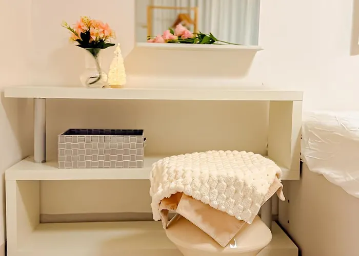 Villa 8인독채,무료짐보관,무료세탁,사당역,이수역, 강남,이태원,코엑스,명동,동대문,홍대