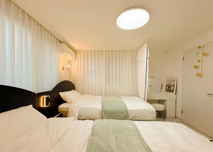 8인독채,무료짐보관,무료세탁,사당역,이수역, 강남,이태원,코엑스,명동,동대문,홍대 *