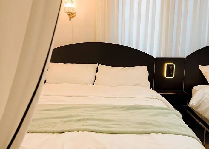 Villa 8인독채,무료짐보관,무료세탁,사당역,이수역, 강남,이태원,코엑스,명동,동대문,홍대